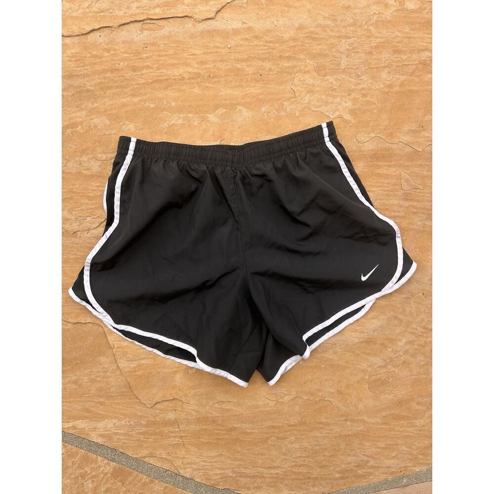 Girls Nike Shorts Size XL Black And White Youth Dri Fit